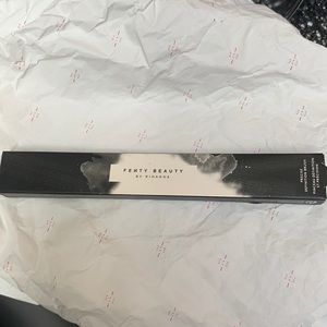 Precise definition eyeshadow brush 220